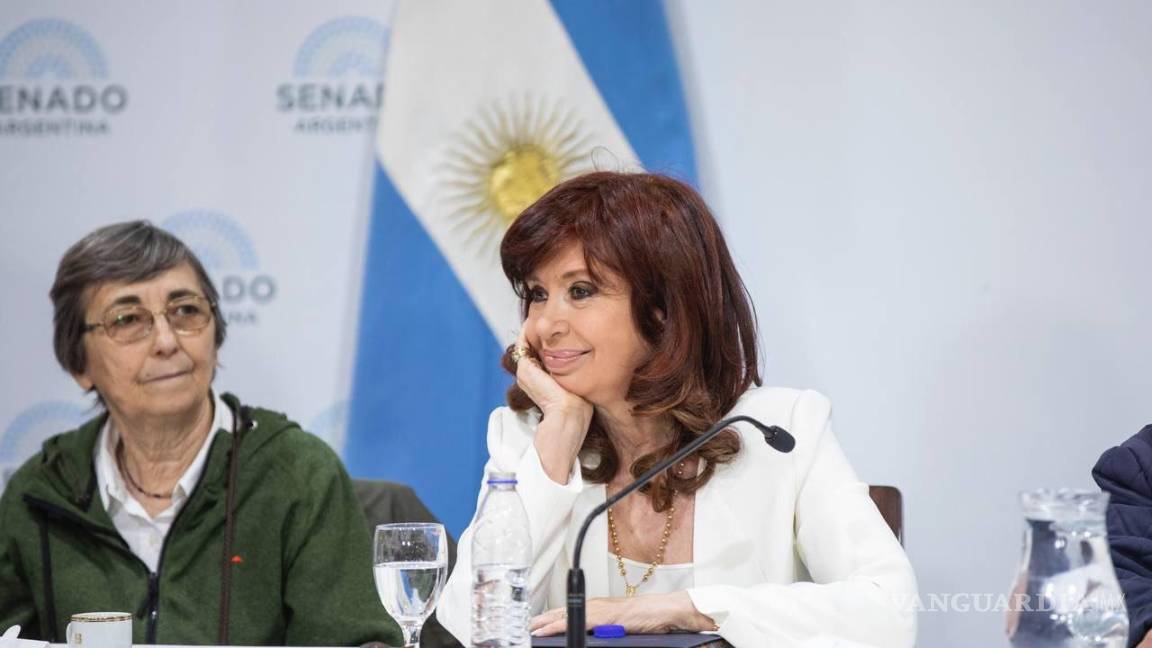 Cristina Fernández reaparece después de ataque en Argentina; “estoy viva por Dios y la Virgen”
