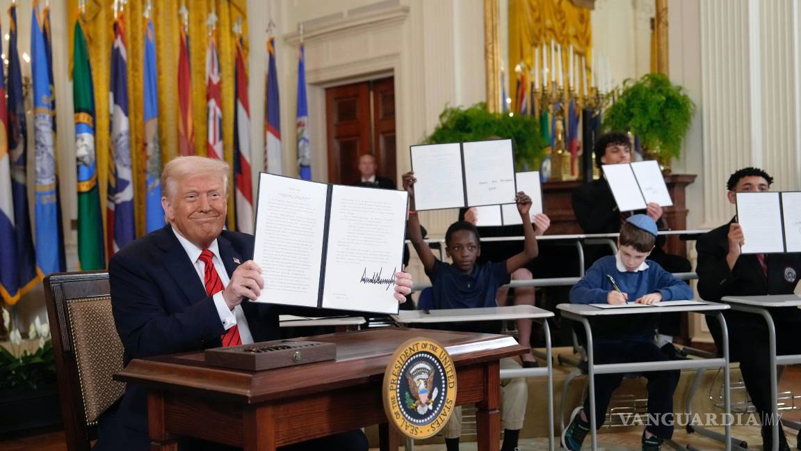 $!En 100 días, Trump casi ha igualado el número de órdenes ejecutivas que Biden;, con cerca de 140, se mueve a un ritmo no visto desde Franklin Delano Roosevelt.