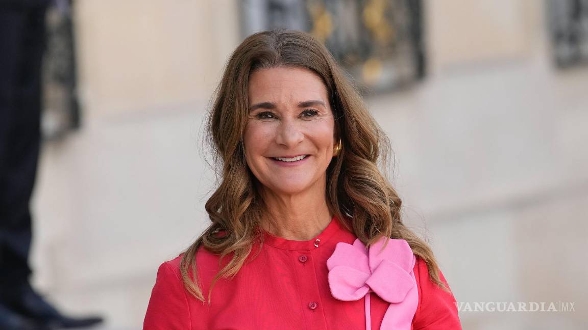 $!Melinda French Gates, copresidenta de la Fundación Bill y Melinda Gates, sonríe al salir el 23 de junio de 2023 del Palacio del Elíseo en París.