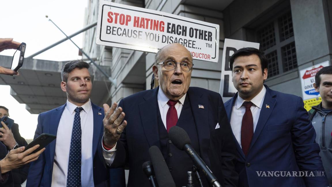 Deberá Giuliani pagar 148 mdd por difamar a dos trabajadoras electorales