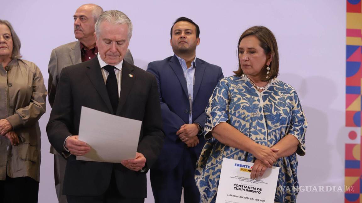 Santiago Creel felicita a Xóchitl Gálvez tras ganar encuesta del Frente Amplio