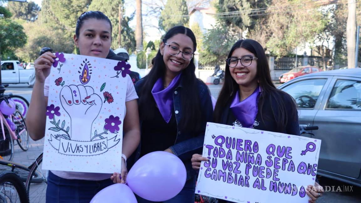$!El contingente partió en punto de las 8:00 de la mañana de la Alameda de Zaragoza hacia la Facultad de Trabajo Social de la Universidad Autónoma de Coahuila.