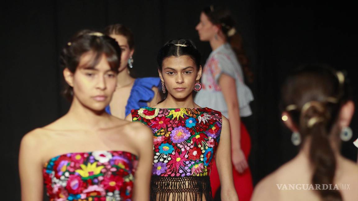 Lydia Lavín crea prendas con fibra de henequén para resaltar la mexicanidad en su colección ‘La finca’