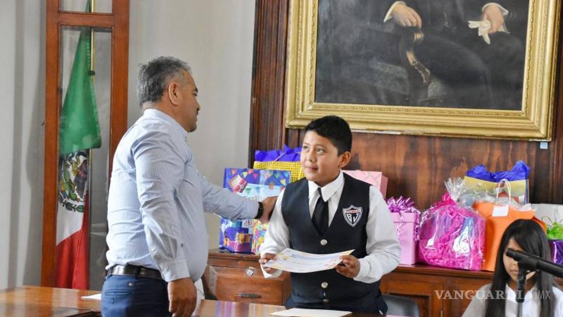 $!La sala de Cabildo se llenó de voces jóvenes con propuestas para la comunidad.