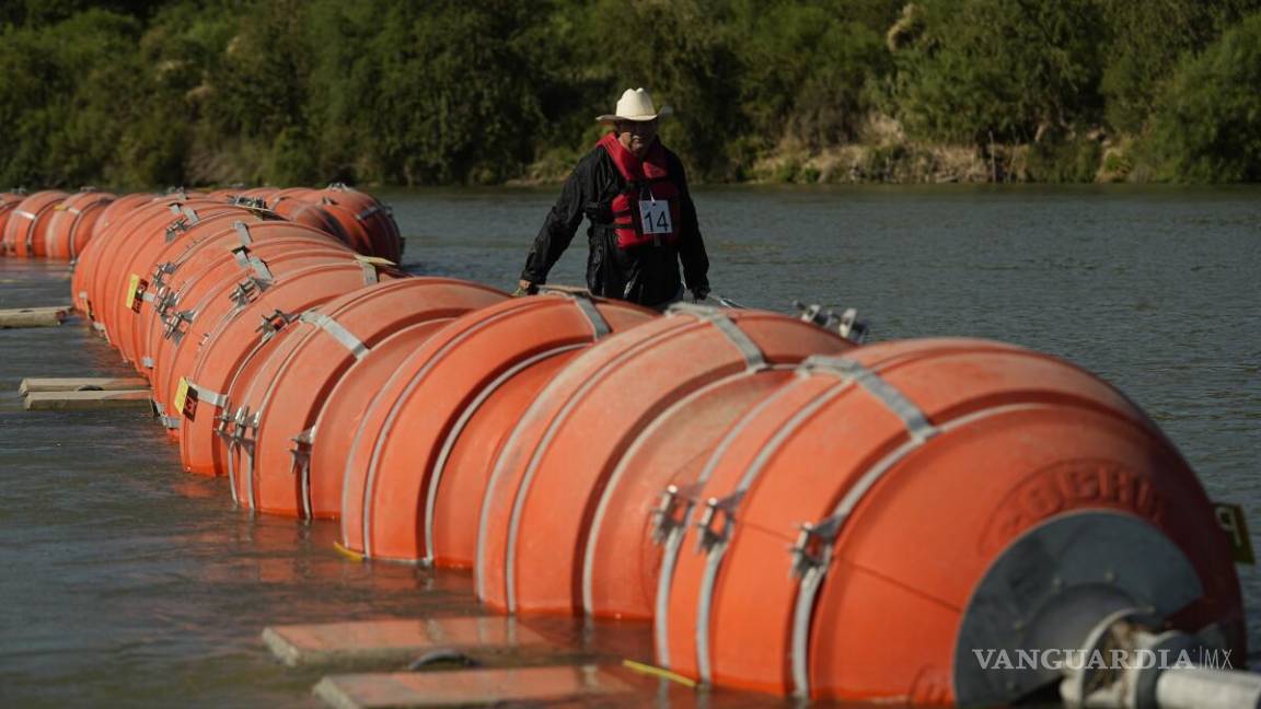 Texas refuerza barreras en el río Bravo y anuncia instalación de más boyas flotantes