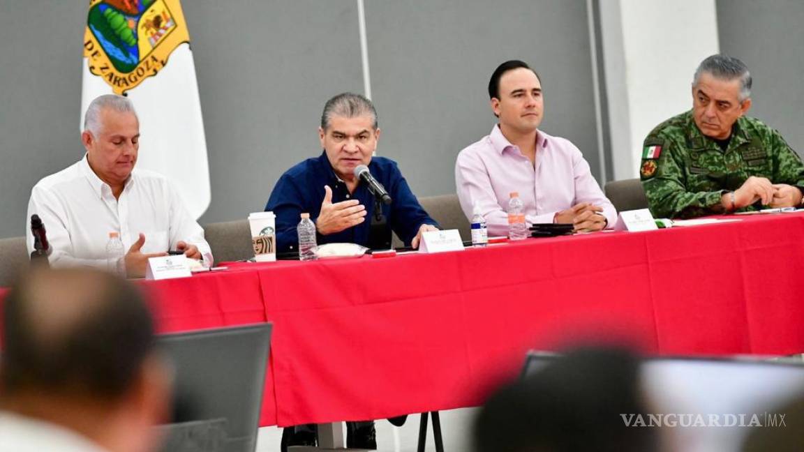Presiden Miguel Riquelme y Manolo Jiménez reunión del Subcomité de Salud en La Laguna