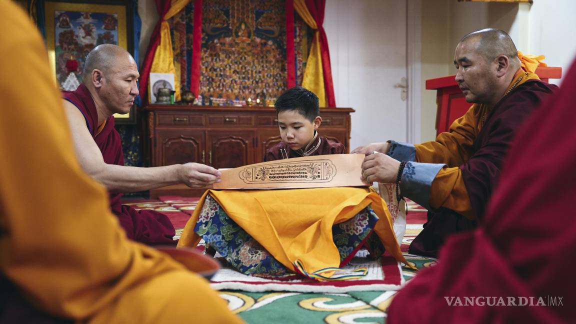 Conoce a A. Altannar, un niño de 8 años que está en el medio de la lucha por el budismo tibetano