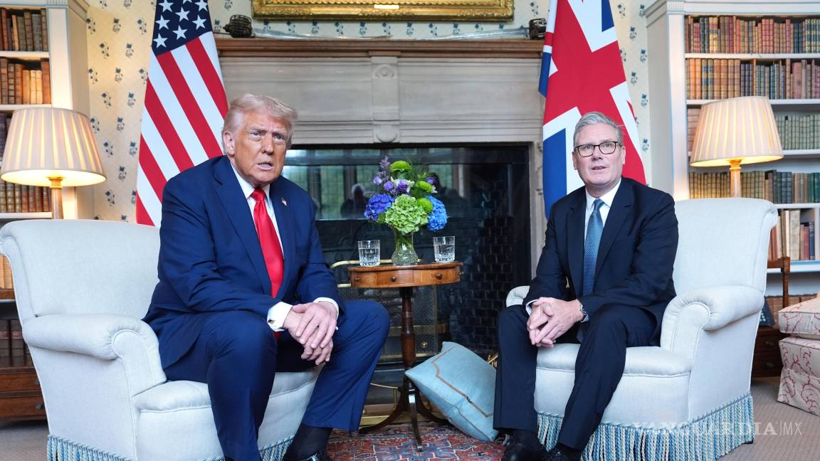 $!El presidente Donald Trump se reúne con el primer ministro británico Keir Starmer en Chequers, cerca de Aylesbury, Inglaterra, el 18 de septiembre de 2025.
