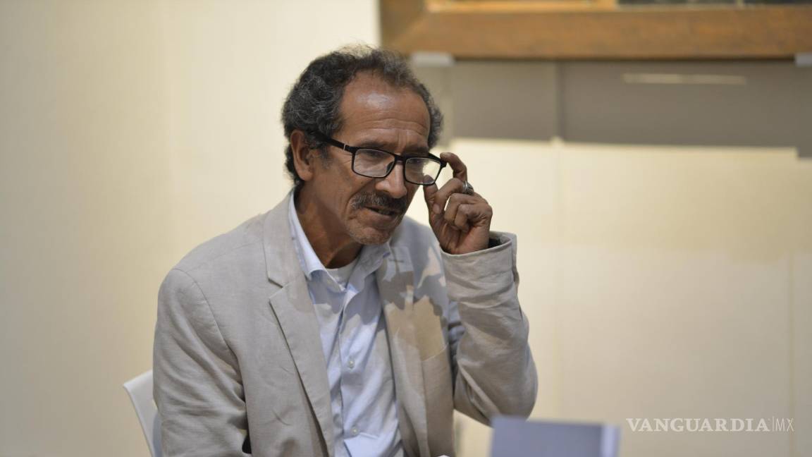 $!Armando, amigo de Alfredo García, nos llevó a las pláticas en las que chismeaban, criticaban y hablaban de todo, menos de ellos mismos | FOTO: OMAR SAUCEDO