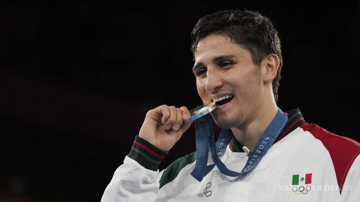 ¡Marco Verde da histórica medalla de plata en box a México! El mazatleco se sube al podio en París 2024