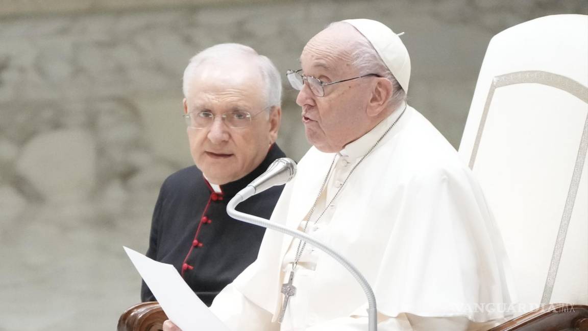 Condena el Vaticano la cirugía de confirmación de género y la gestación subrogada