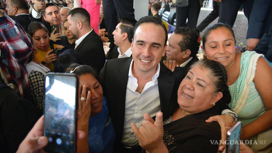 $!Una gran cantidad de personas llegó al Parque Las Maravillas para presenciar el mensaje de Manolo Jiménez.