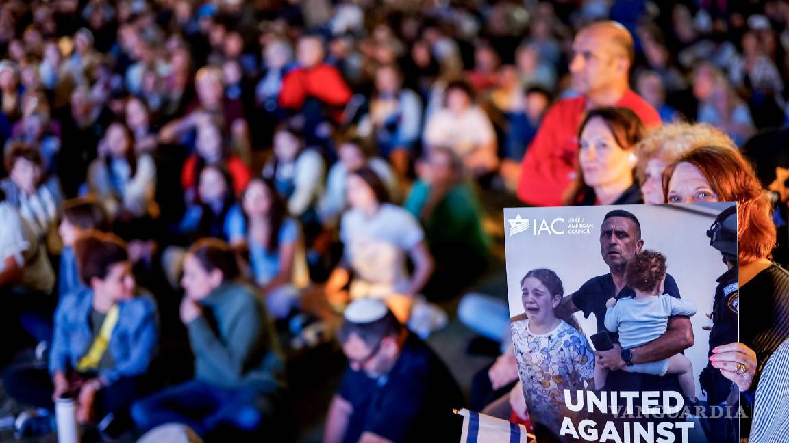 $!Miles de personas en una manifestación comunitaria en apoyo de Israel organizada por varias organizaciones judías en Atlanta en Sandy Springs, Georgia.