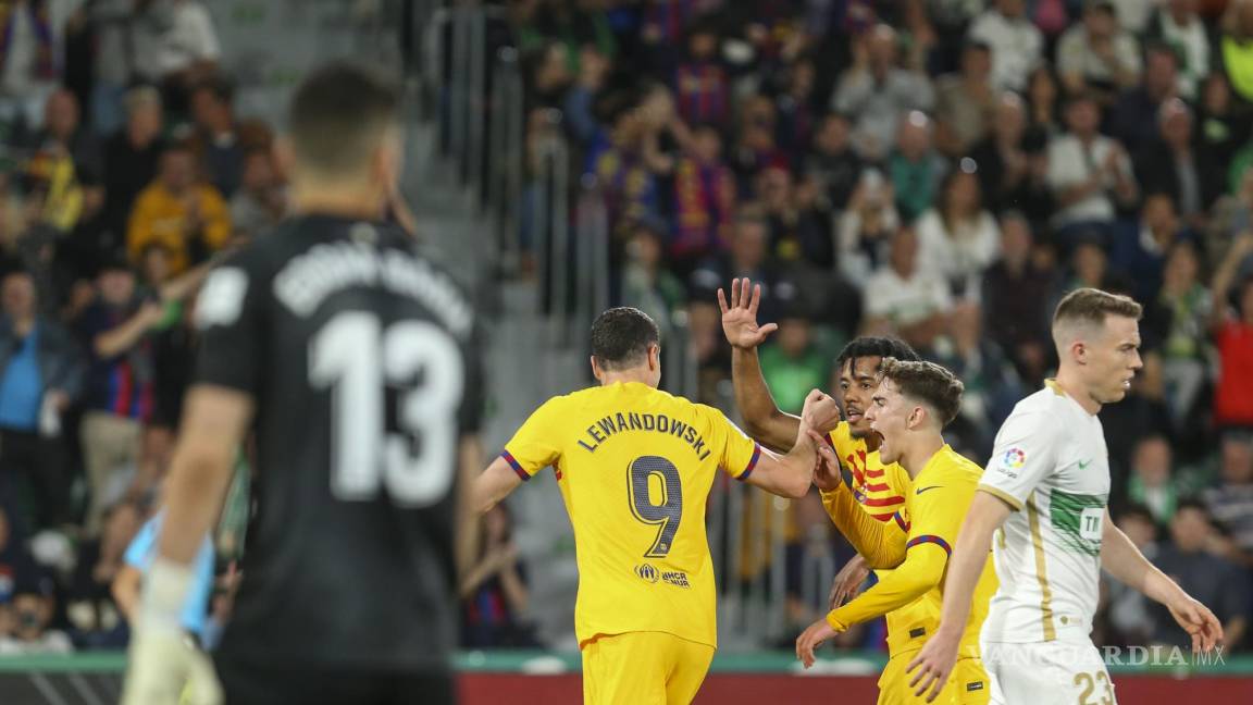 De la mano de Lewandowski, Barcelona golea al Elche