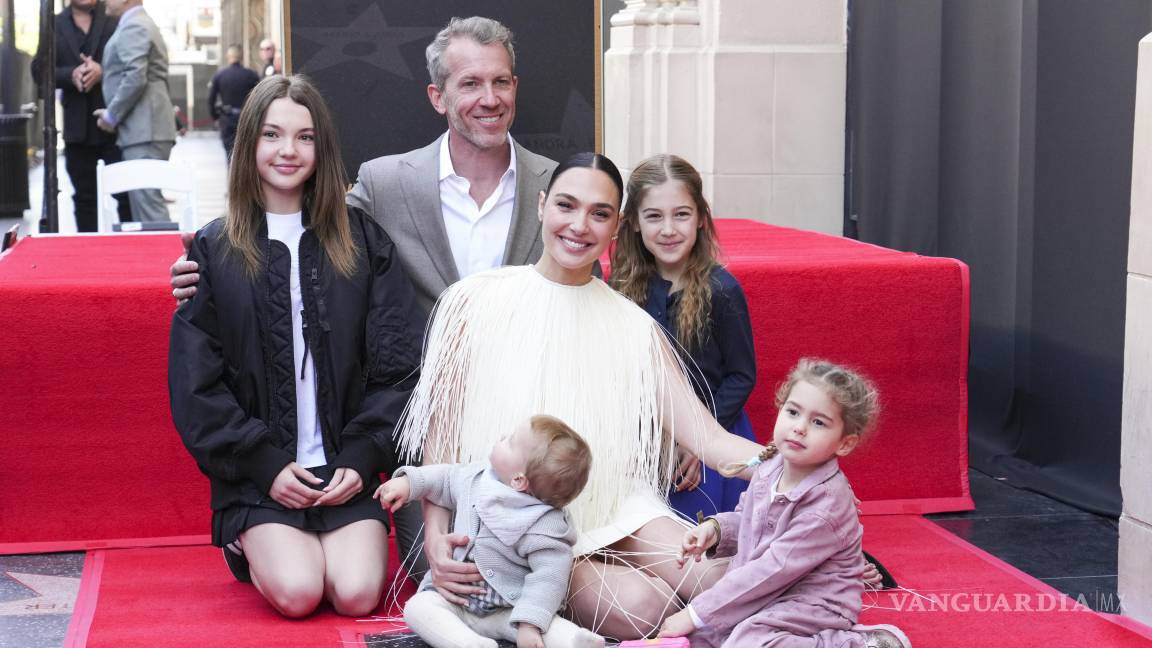 $!La familia de Gadot estuvo presente en la ceremonia.