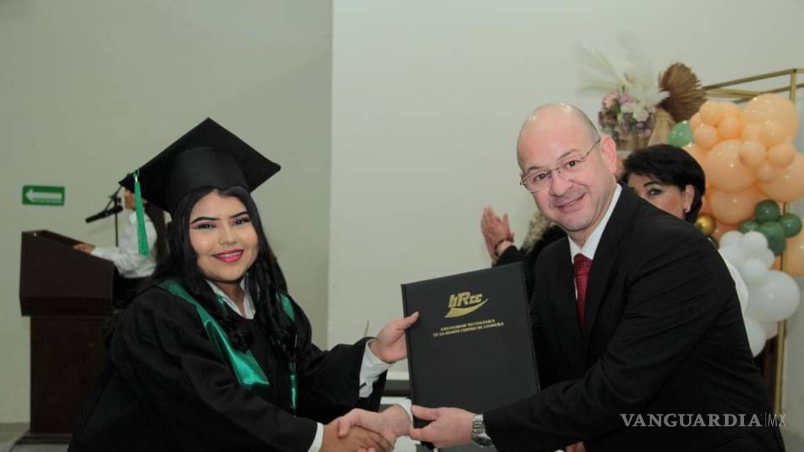 Entrega UTRCC títulos a nuevos profesionistas de la Región Centro de Coahuila