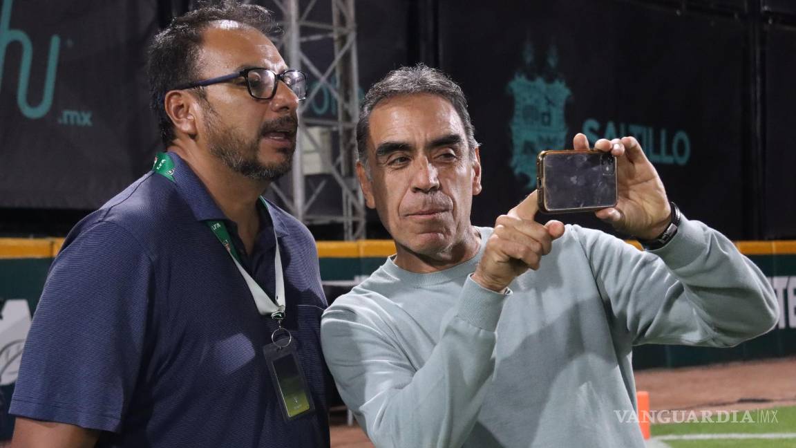 $!El periodista y cronista deportivo Enrique Garay estuvo grabando su Podcast el cual se trasmitirá en Amazon Music.