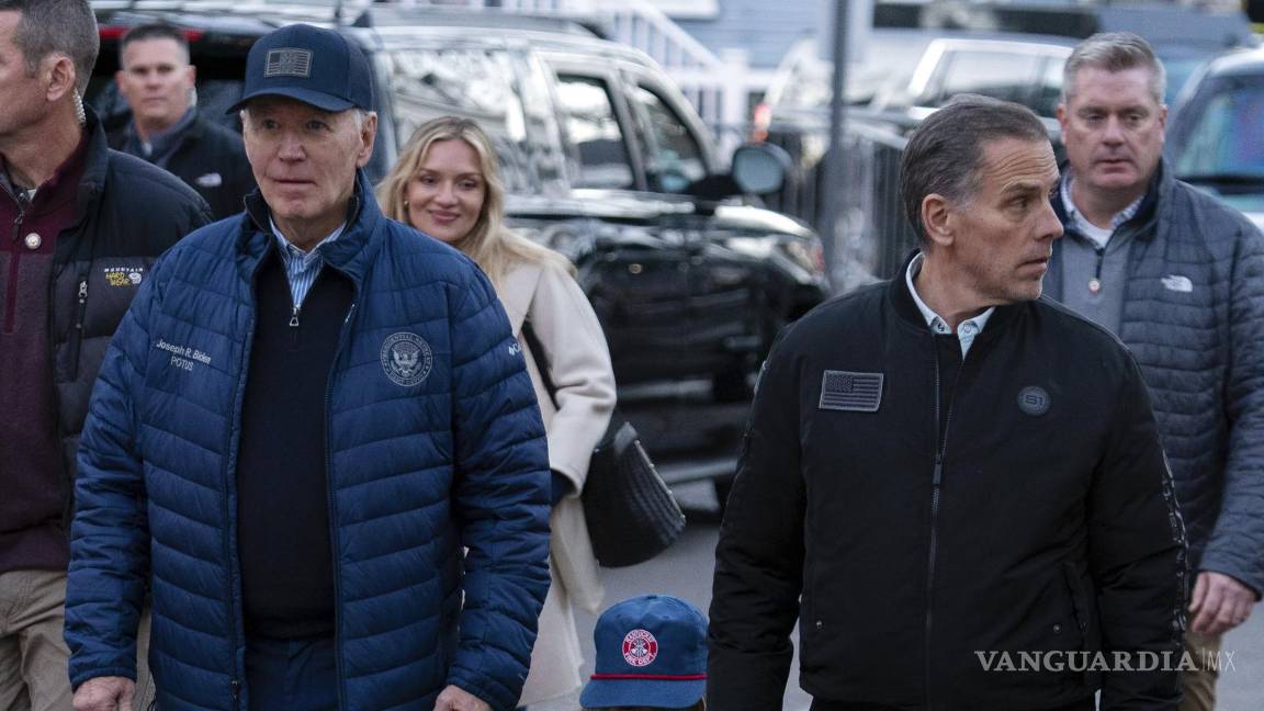 $!Hunter Biden afronta cargos por portación de armas y evasión fiscal, delitos que son considerados como graves.