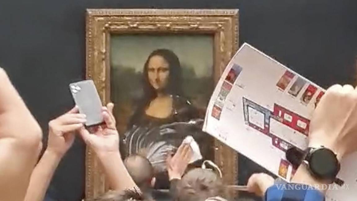 Museo del Louvre interpone una demanda al hombre que lanzó una tarta contra la Mona Lisa