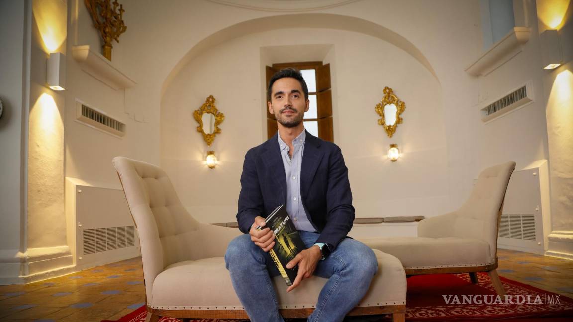 $!El investigador Javier Pérez Campos en la habitación 205 del Parador Nacional de Mérida, España, donde ha habido múltiples apariciones del fantasma de un niño.