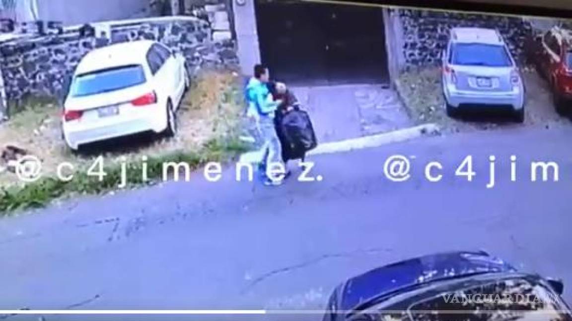 Desgarrador video de hombre que ataca a ancianita indigna a las redes