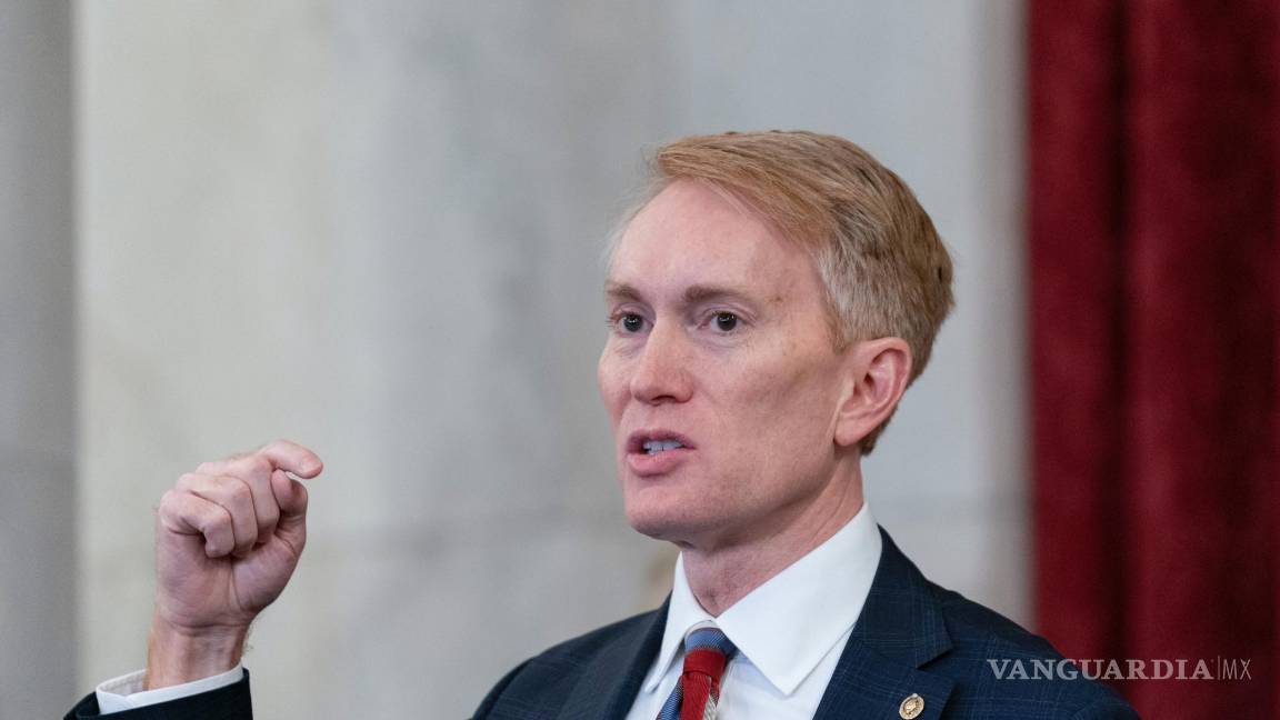$!El senador republicano James Lankford. Los republicanos insisten en combinar la financiación con cambios en las políticas fronterizas y de inmigración de EU.