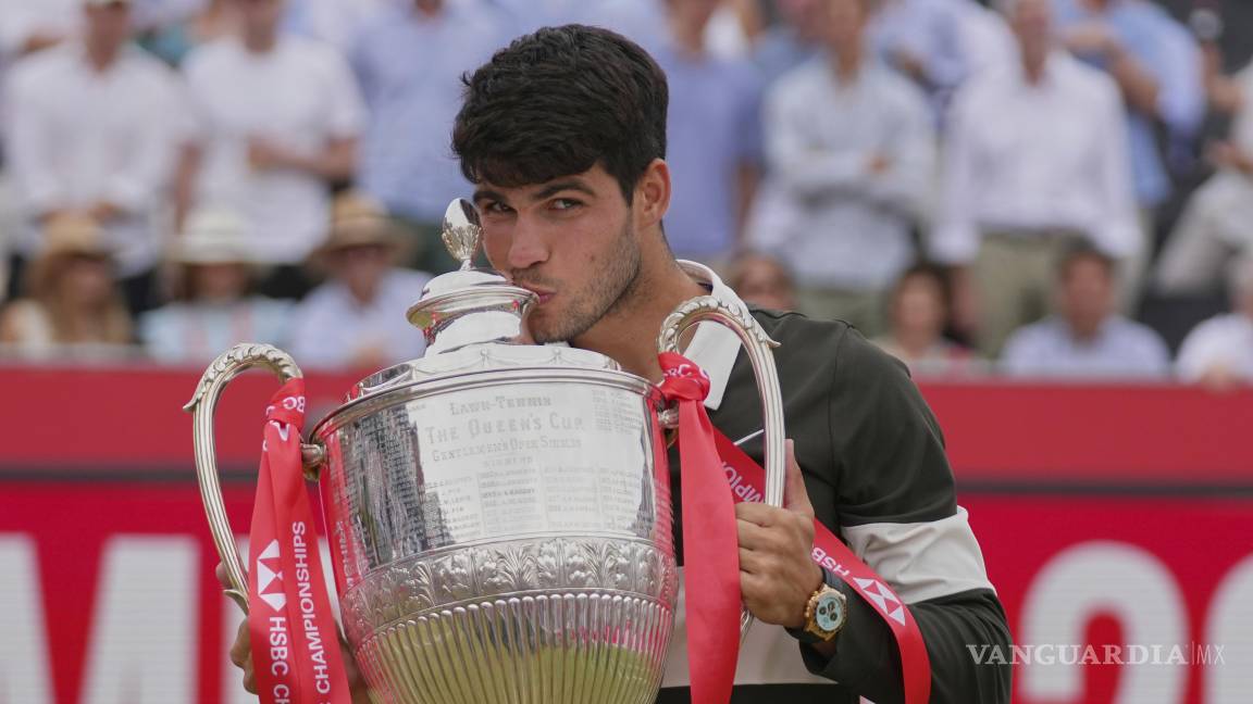 Carlos Alcaraz se corona en Queen’s Club 2025 tras vencer a Jiri Lehecka