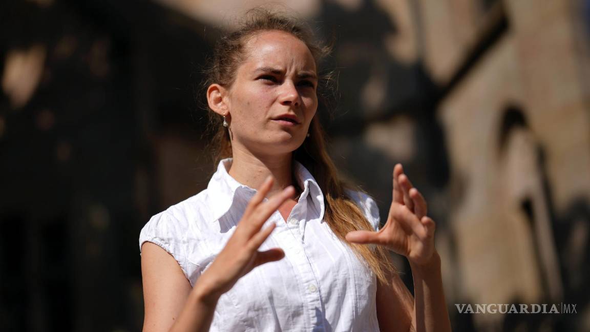 $!Anna Puzio, investigadora de ética de la tecnología en la Universidad de Twente, Países Bajos, durante una entrevista con The Associated Press en Núrember.