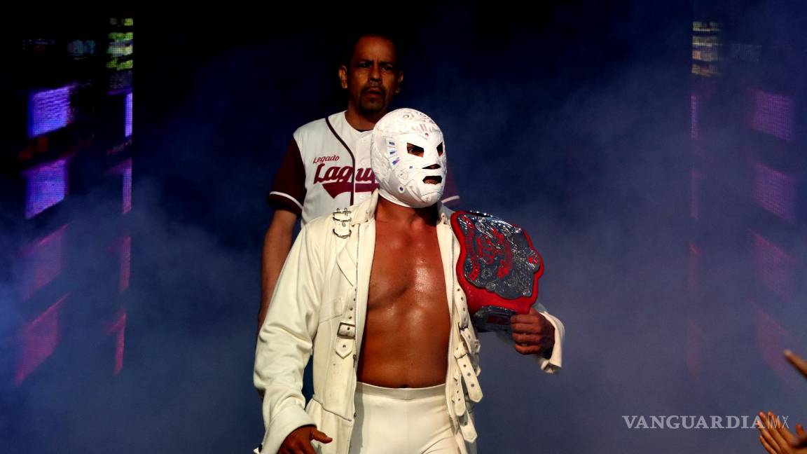 $!Fue la Leyenda de la Lucha Libre Mexicana, uno de los luchadores que la afición saltillense recibió con más emoción, entre gritos y aplausos.