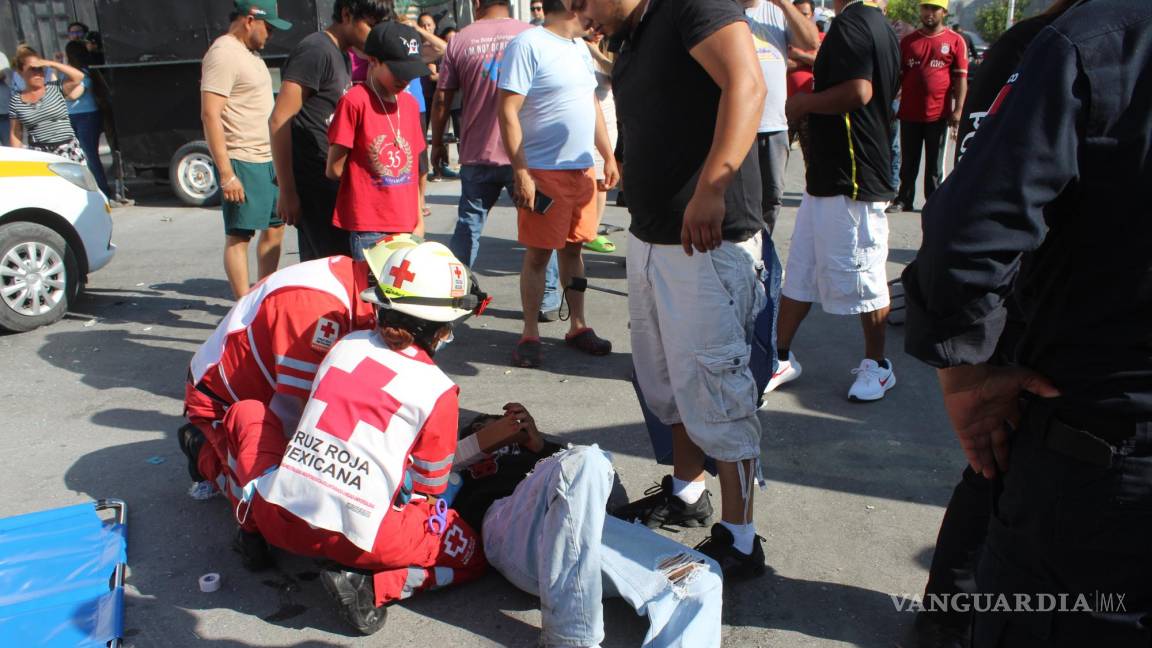 Fallece joven en accidente en moto en Saltillo; sus dos acompañantes están graves