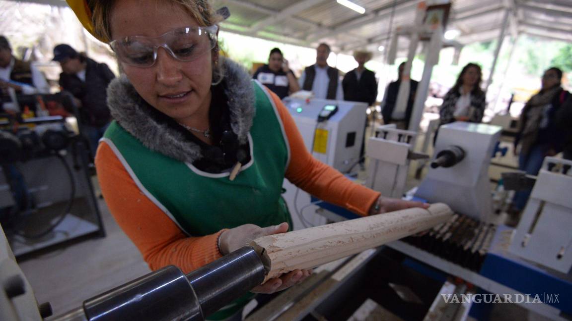 Ganan mujeres 15% menos que los hombres en México: Inegi