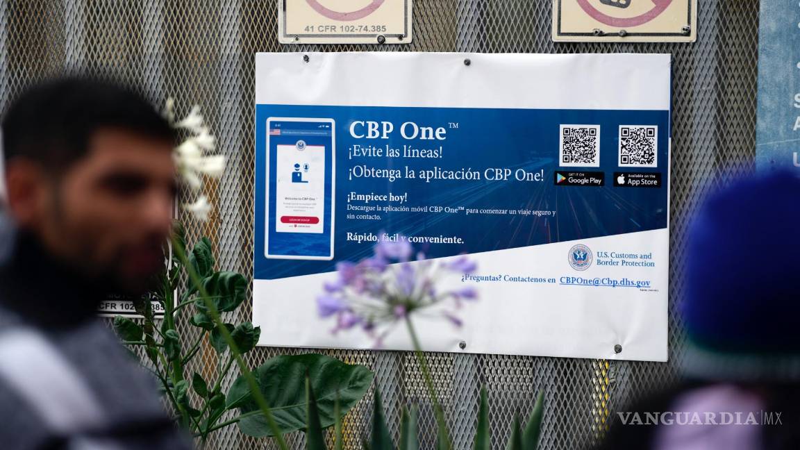 $!La CBP suspendió suspender el servicio para agendar nuevas citas a través de la aplicación CBP One para el cruce fronterizo de Laredo, Texas.