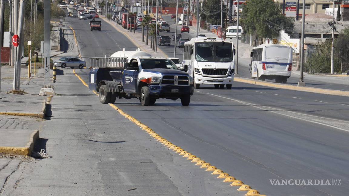 $!La Ciclovía ya tomó forma en la acera sur del periférico LEA, al poniente de la ciudad.