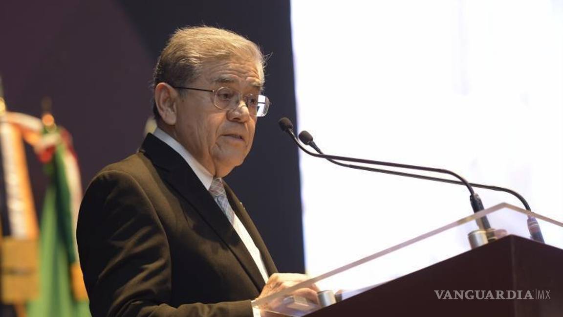 $!Salvador Hernández Vélez, rector de la Universidad Autónoma de Coahuila, presenta su tercer informe de resultados en el campus Arteaga.