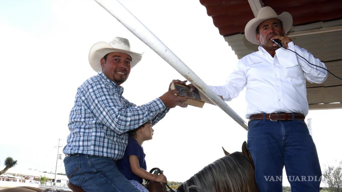 $!Jorge Sánchez, ganador en el sector profesional, obteniendo una calificación de 71.5 puntos.