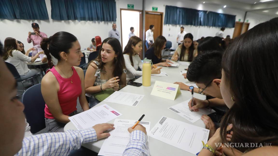 $!Este jueves fue inaugurado el foro ciudadano “Aquí andamos los jóvenes” ante decenas de estudiantes universitarios.