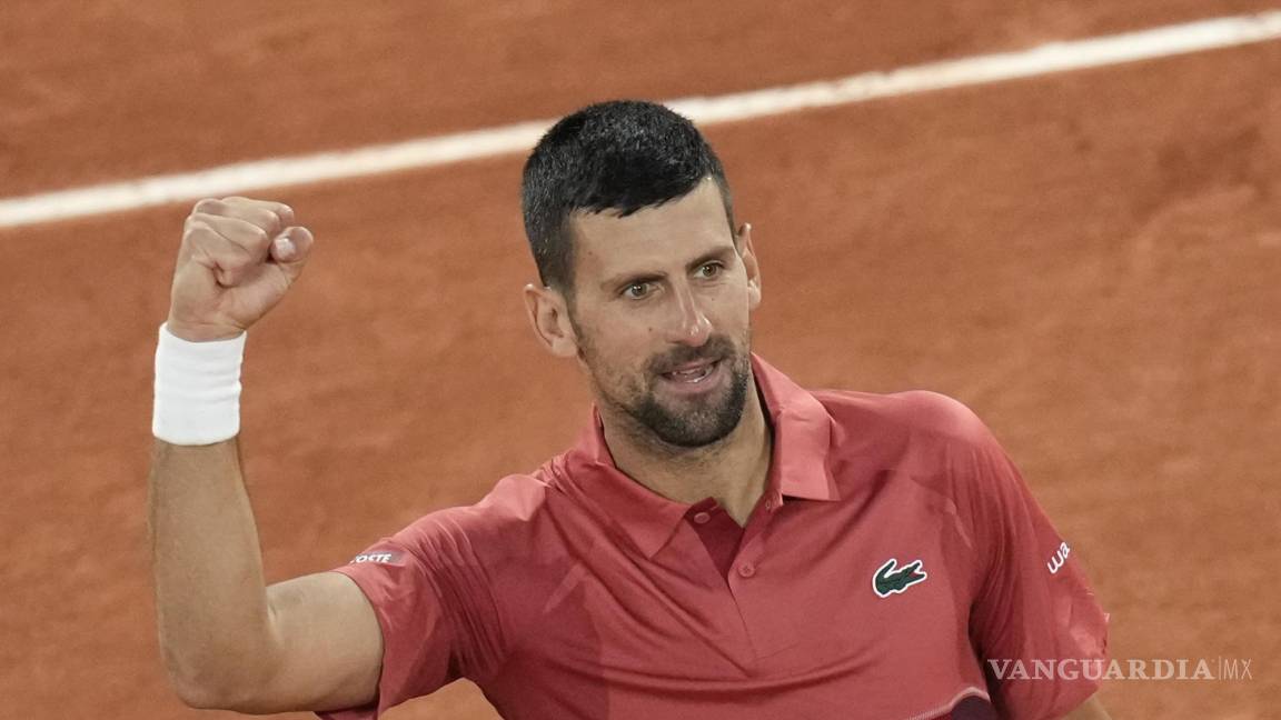 Imparable Novak Djokovic y a ‘medio gas’ vence a su primer rival de Roland Garros