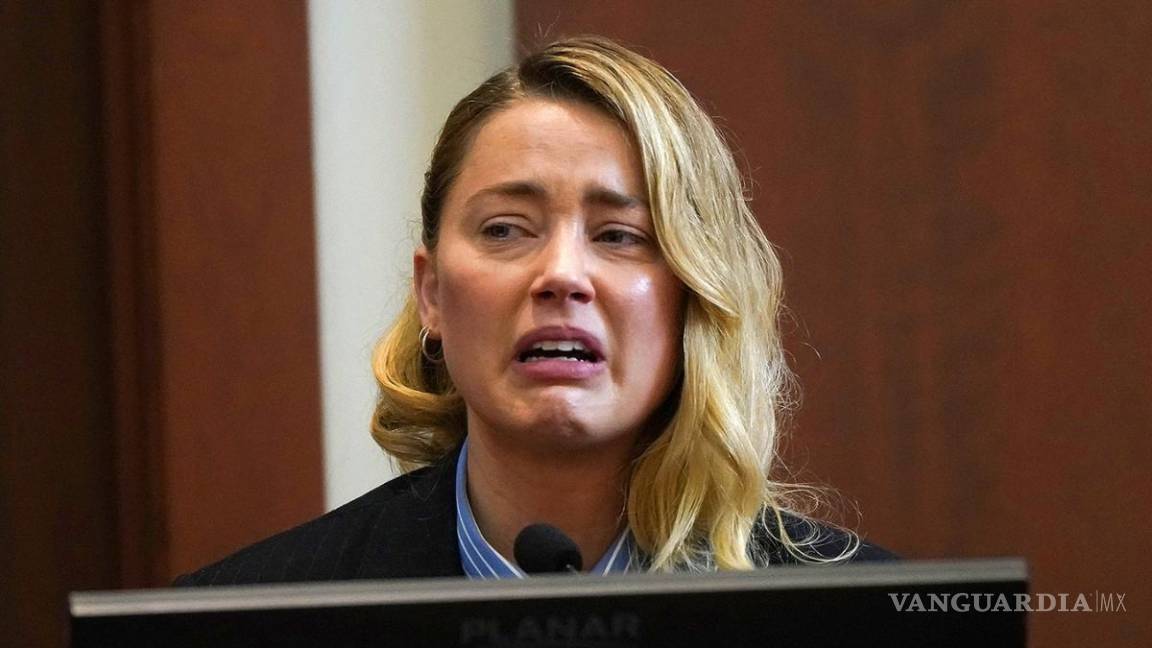 Amber Heard llora en la corte y afirma que Johnny Depp sí la golpeó
