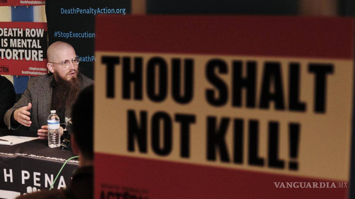 $!El Reverendo Dr. Jeff Hood, asesor espiritual de Kenneth Eugene Smith, describe su ejecución con gas nitrógeno por parte del Estado de Alabama en Atmore, Alabama.