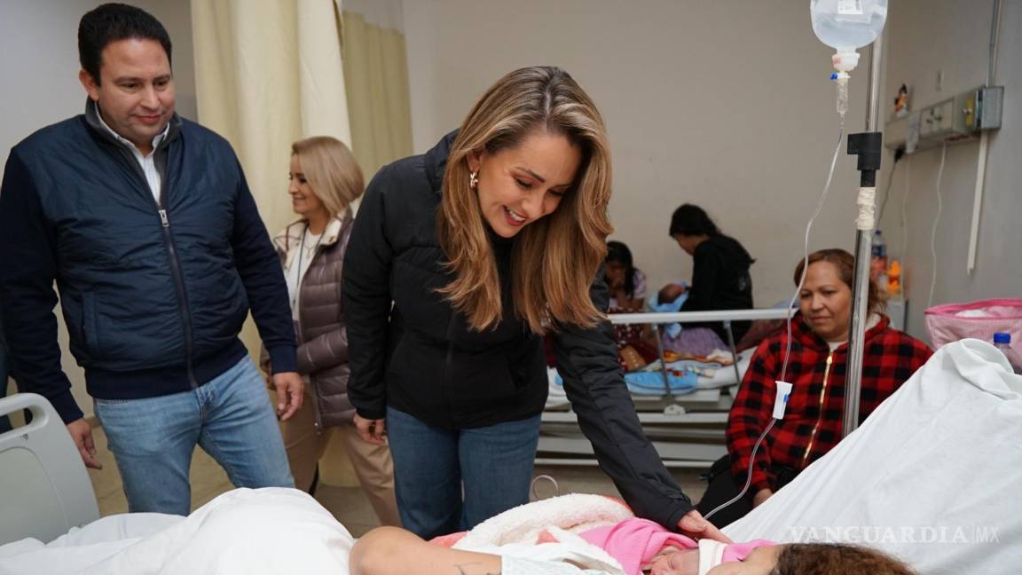 Saltillo: Javier Díaz celebra el primer nacimiento de 2025 durante su visita al Hospital General