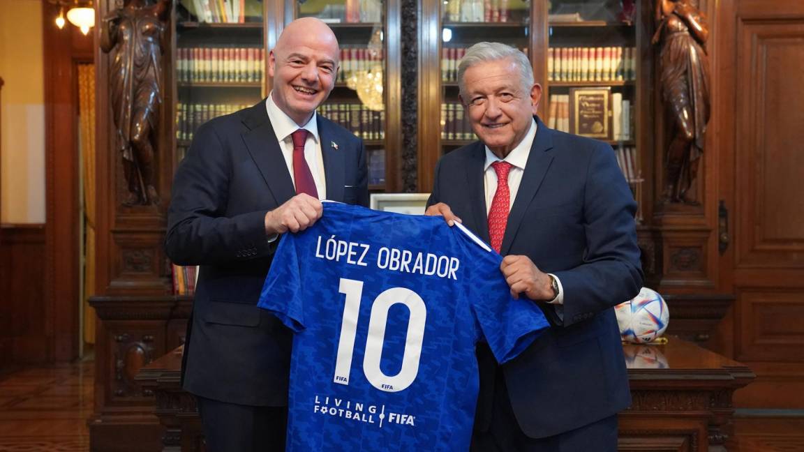 $!Gianni Infantino, presidente de la FIFA; y Andrés Manuel López Obrador, presidente de México.