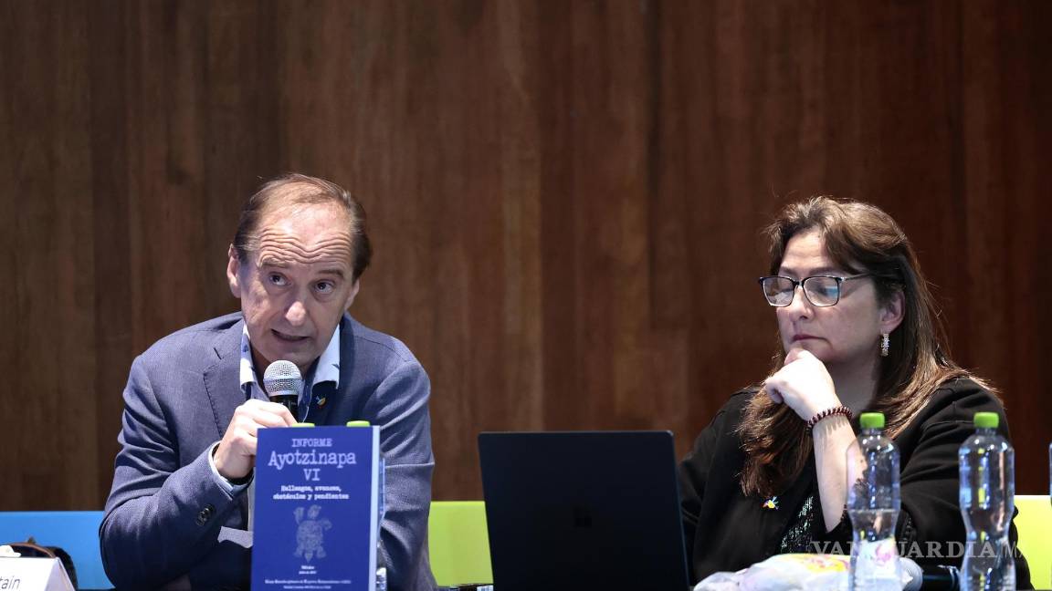 $!Carlos Beristain y Ángela Buitrago, representantes del GIEI, presentan el sexto y último informe sobre el caso Ayotzinapa, en Ciudad de México (México).