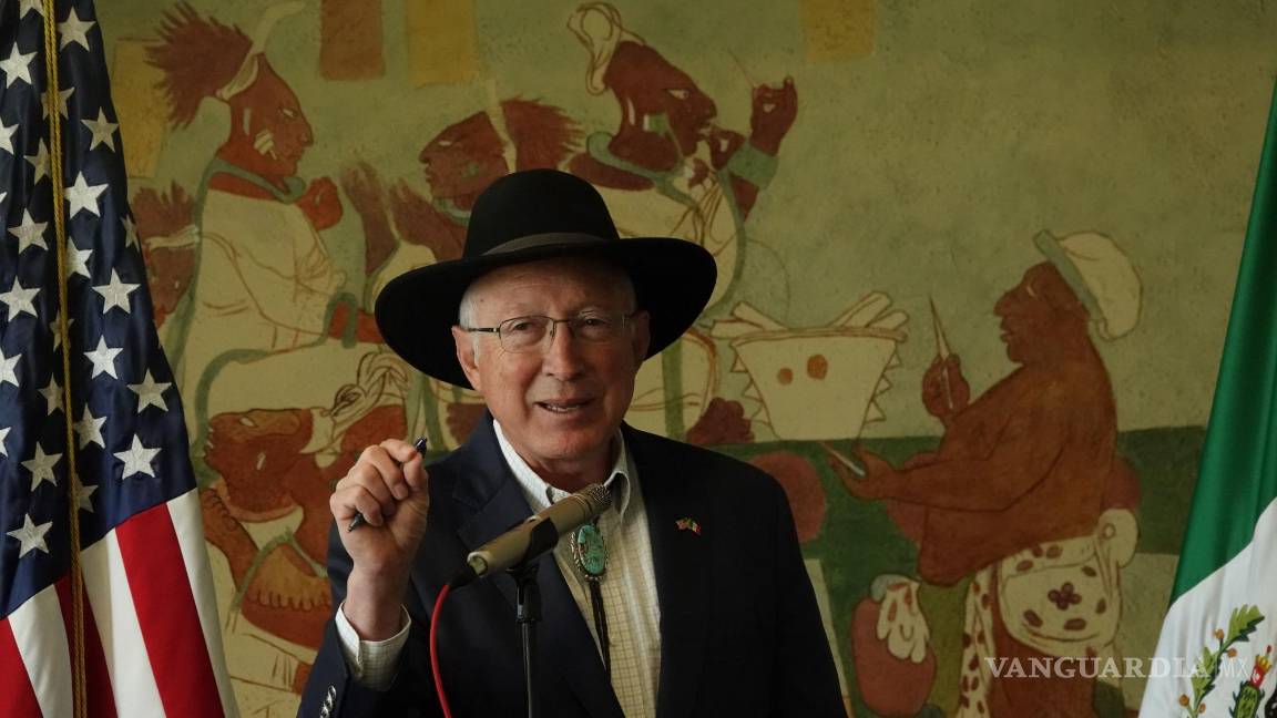 Ken Salazar insiste en extradición de Ovidio Guzmán