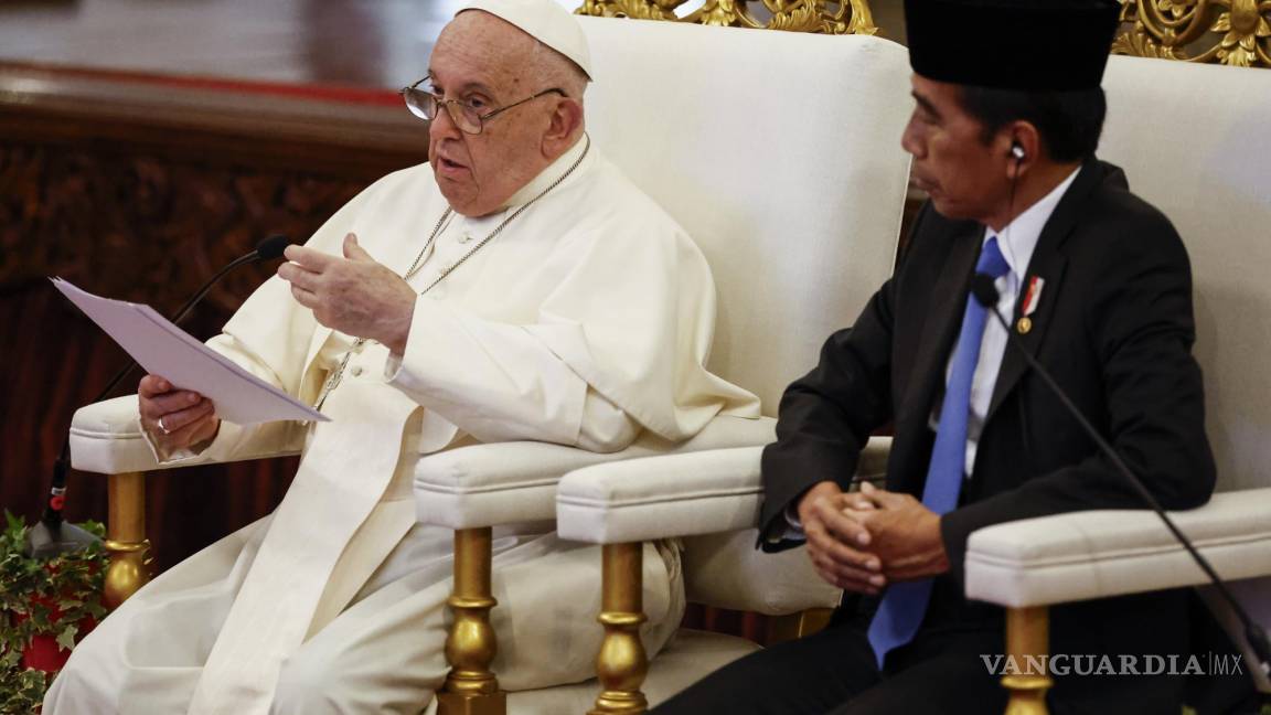 El Papa exhorta a Indonesia a cumplir su promesa de armonía interreligiosa y combatir el extremismo