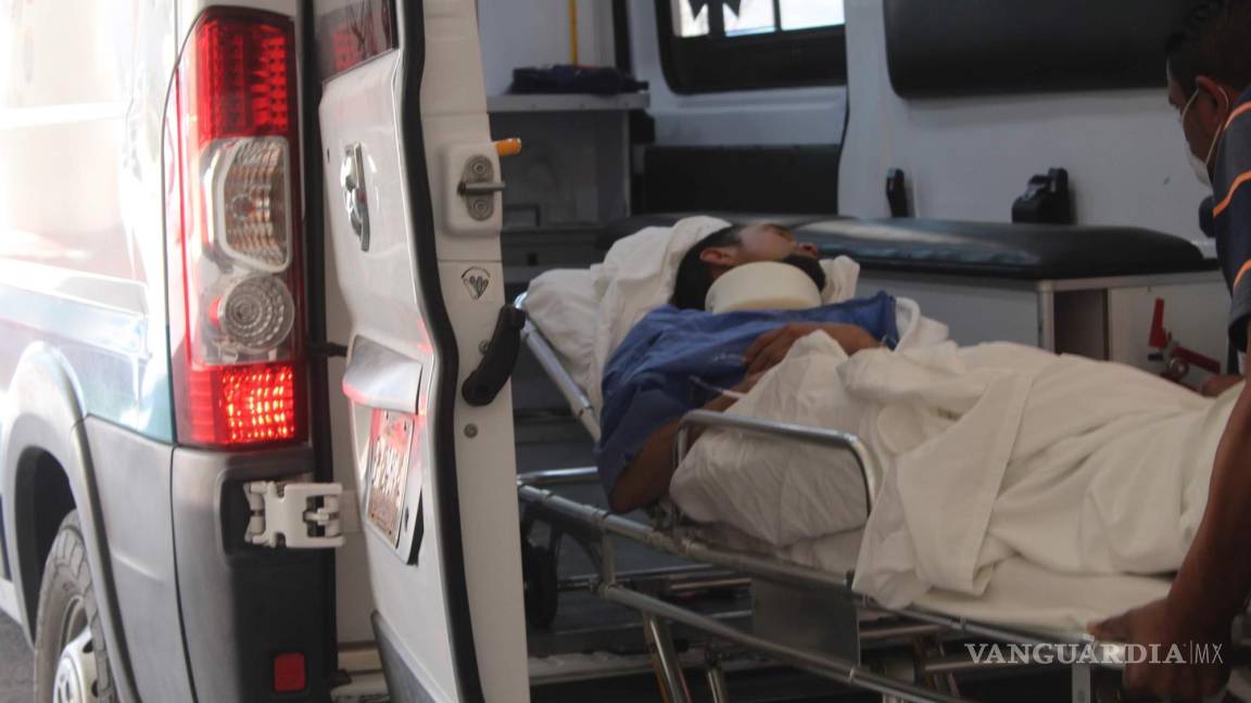 Hombre apedrea domicilio en Parras, Coahuila; en respuesta, lo golpean con un bate