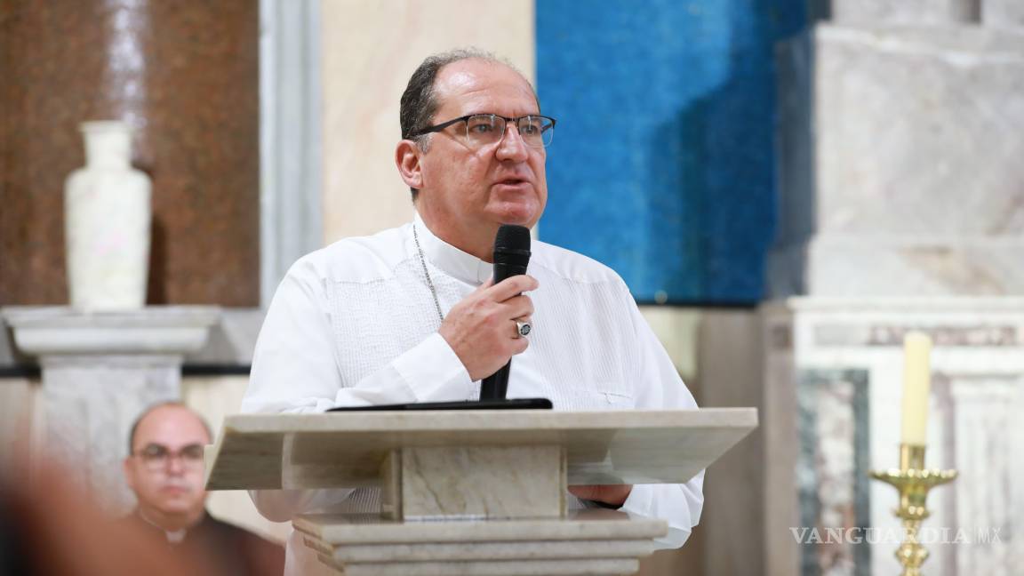$!El evento reunió a representantes de la comunidad educativa, sacerdotes y miembros del Comité Pro-Construcción del plantel diocesano.