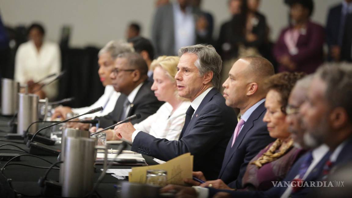 $!El secretario de Estado estadounidense, Antony Blinken (c), en la Caricom, en Puerto España, Trinidad y Tobago.