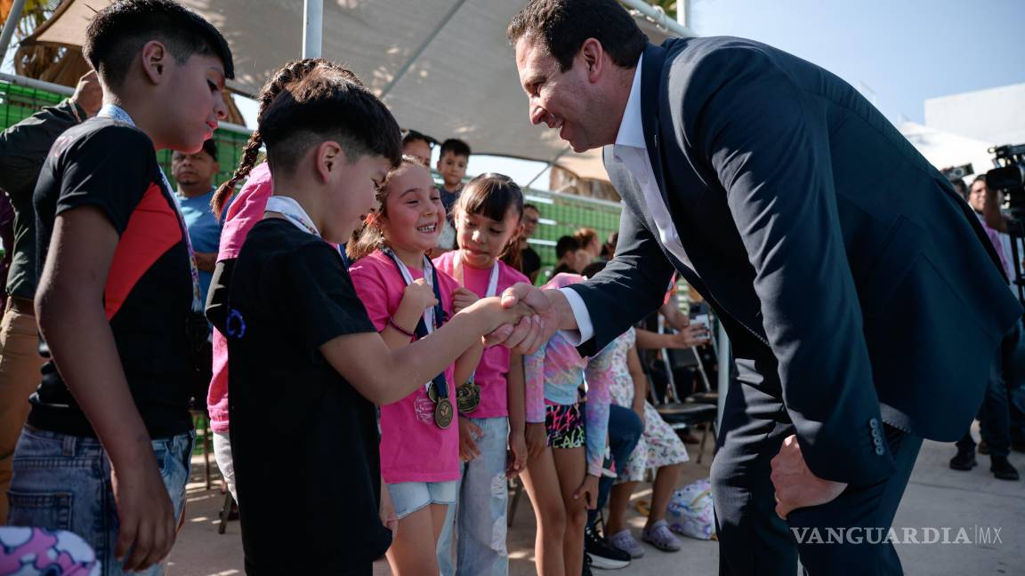 $!Niñas y niños saltillenses formarán parte de los cursos impartidos en cuatro centros acuáticos del municipio.