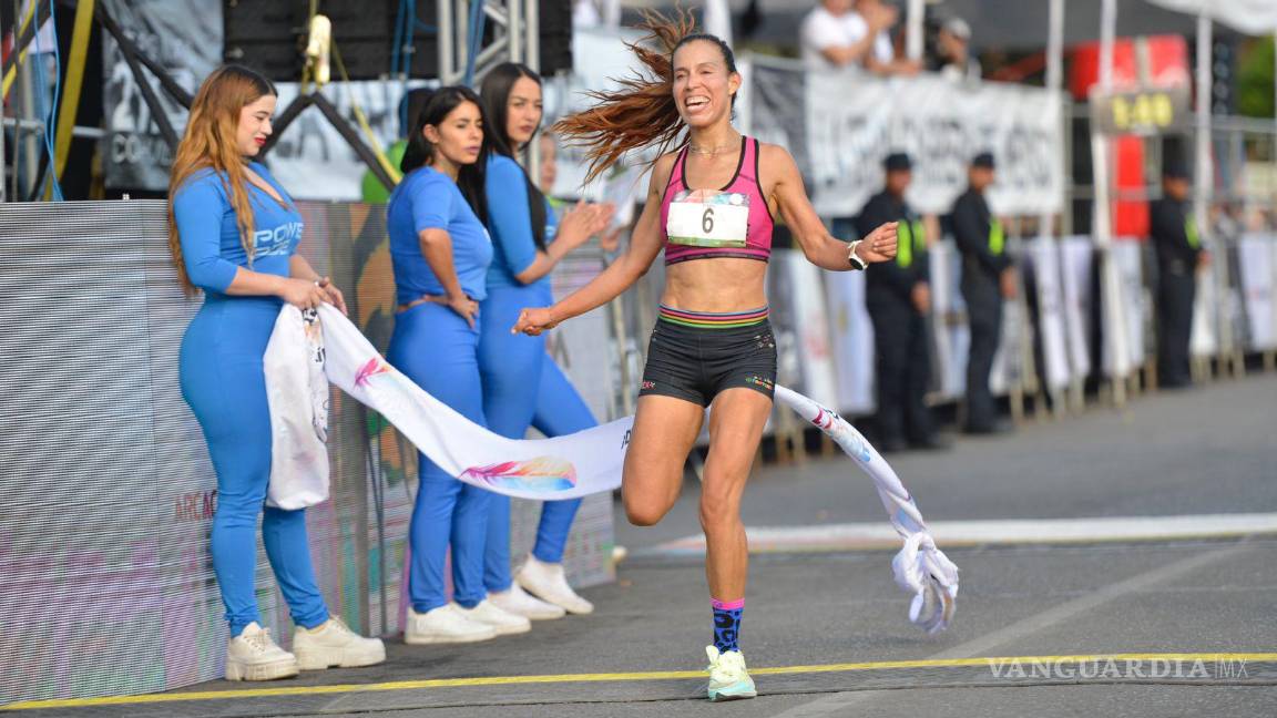 $!La tapatía Isabela cruzando la meta.