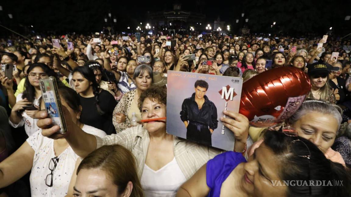 $!Fue recibido con pancartas, globos y demás artefactos alusivos.